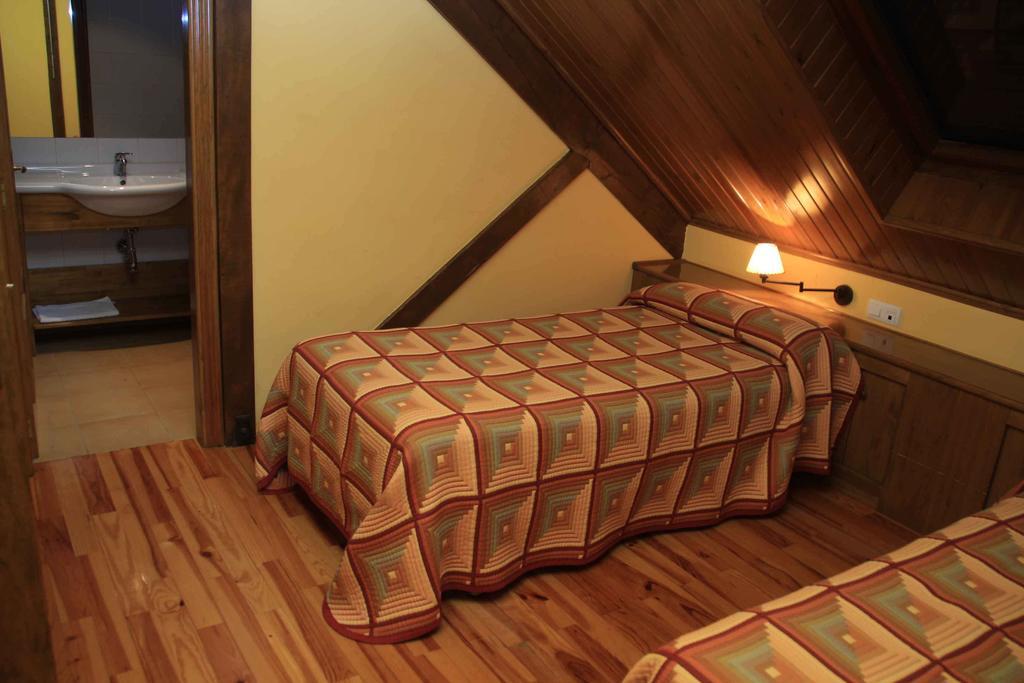 Hotel Hotel, Bungalows Y Camping Viu Víu